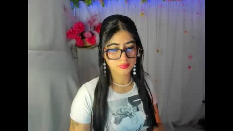 Snapshot of belinda_luna_ chatting on 04-21-26, 11:40 modelo independiente online show from 04-21-26, 11:40