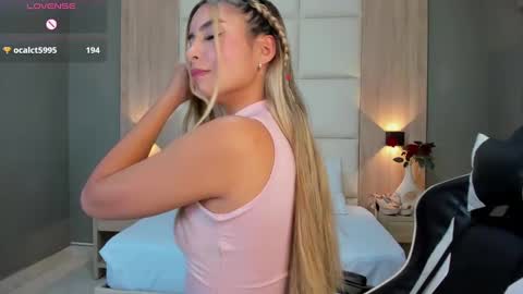 Snapshot of bella1207 chatting on 03-12-25, 07:59 Bella cam online show from 03-12-25, 07:59