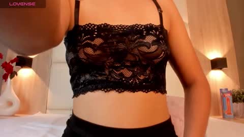 Snapshot of bella1207 chatting on 02-23-26, 07:11 Bella cam online show from 02-23-26, 07:11