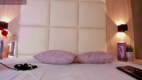 Bella cam online show from 03-28-26, 07:24
