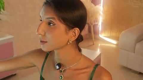 Snapshot of bella19__ chatting on 05-06-26, 08:36 bella19 online show from 05-06-26, 08:36