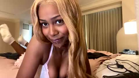 bella19sua online show from 10-05-25, 09:02