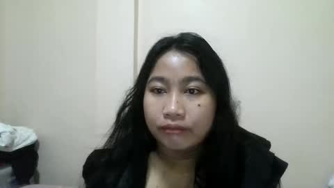 Snapshot of bella61019 chatting on 06-07-26, 06:44 bella61019 online show from 06-07-26, 06:44