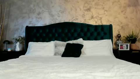 Snapshot of bella_2022 chatting on 09-11-25, 07:19 Goddesssophie online show from 09-11-25, 07:19