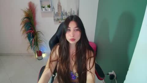 Snapshot of bella_99x chatting on 02-11-26, 01:05 Bel 3 online show from 02-11-26, 01:05