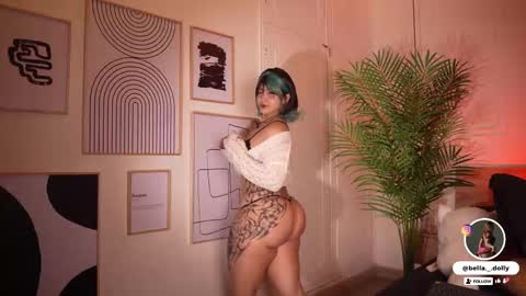 Snapshot of bella__donne chatting on 10-27-25, 11:47 online show from 10-27-25, 11:47