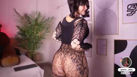 Snapshot of bella__donne chatting on 02-13-26, 11:28 online show from 02-13-26, 11:28