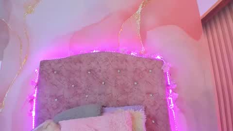 Melanie  online show from 03-09-25, 01:14