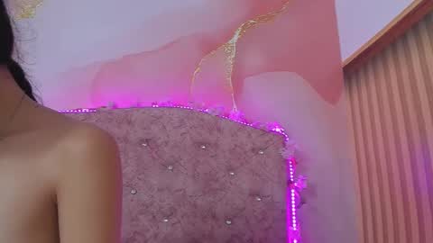 Melanie  online show from 11-25-25, 10:37