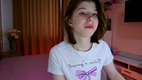 Snapshot of bella_amoury chatting on 02-20-26, 01:55 Bella online show from 02-20-26, 01:55