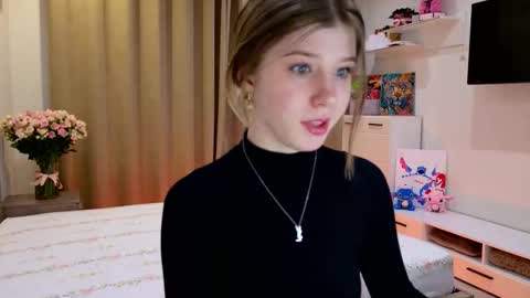 Snapshot of bella_amoury chatting on 03-02-26, 09:32 Bella online show from 03-02-26, 09:32