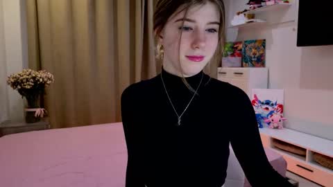 Snapshot of bella_amoury chatting on 03-09-26, 09:08 Bella online show from 03-09-26, 09:08