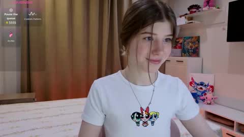 Snapshot of bella_amoury chatting on 03-25-26, 09:10 Bella online show from 03-25-26, 09:10