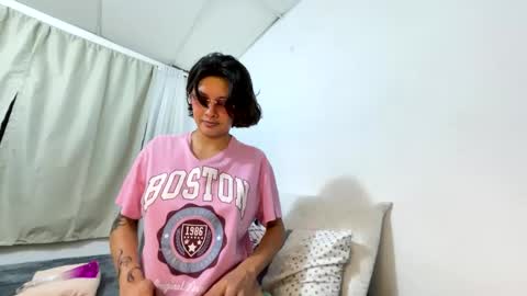 bella_anni online show from 09-18-25, 11:18