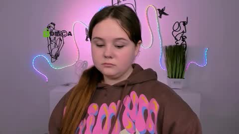 bella_blade online show from 12-15-25, 06:17