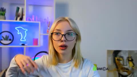 bella_blade online show from 12-18-25, 06:08