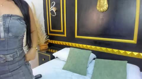 B E L L A online show from 02-05-26, 02:11