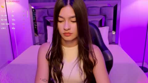 Snapshot of bella_clark2 chatting on 10-30-25, 02:13 Bella  online show from 10-30-25, 02:13