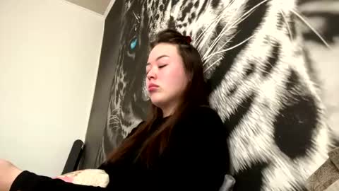 Hanna here Welcome  online show from 05-13-26, 03:59