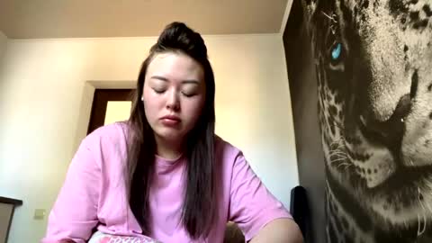 Hanna here Welcome  online show from 05-17-26, 04:21