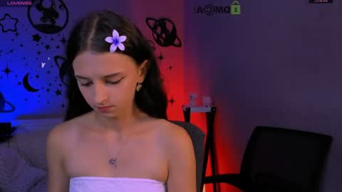 Snapshot of bella_dorn chatting on 07-13-26, 09:01 Bella online show from 07-13-26, 09:01