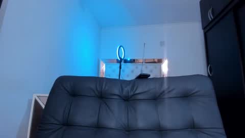 bella_hamilton online show from 12-17-25, 01:11