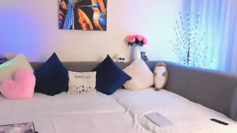 Bella online show from 04-16-26, 07:03