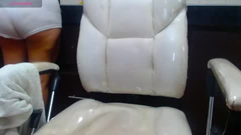 Snapshot of bella_lady_1_ chatting on 01-22-25, 10:26 lady online show from 01-22-25, 10:26