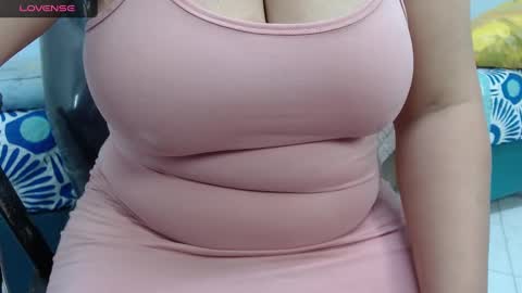 Snapshot of bella_lady_1_ chatting on 02-19-25, 11:46 lady online show from 02-19-25, 11:46