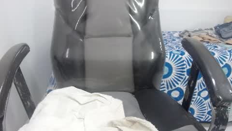 Snapshot of bella_lady_1_ chatting on 03-04-25, 08:49 lady online show from 03-04-25, 08:49