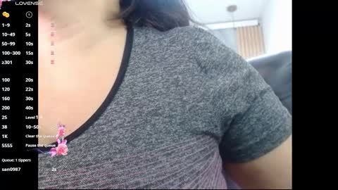 Snapshot of bella_lady_1_ chatting on 09-19-25, 07:36 lady online show from 09-19-25, 07:36