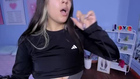  Bella  online show from 12-19-25, 07:43