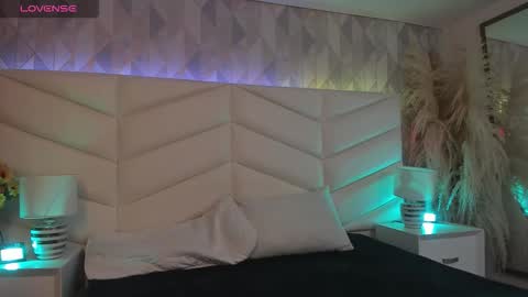 bella_peach_ online show from 03-24-26, 03:11