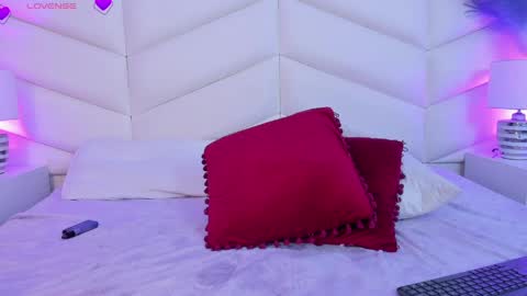 bella_peach_ online show from 03-27-26, 08:26