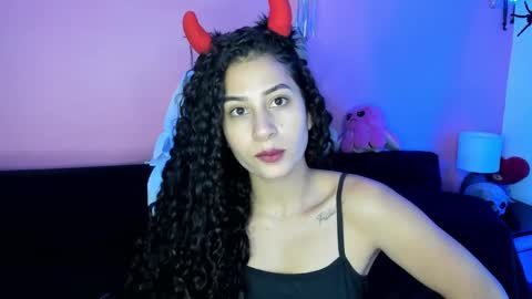 Snapshot of bella_ponce1 chatting on 10-30-25, 01:45 Bella Ponce online show from 10-30-25, 01:45