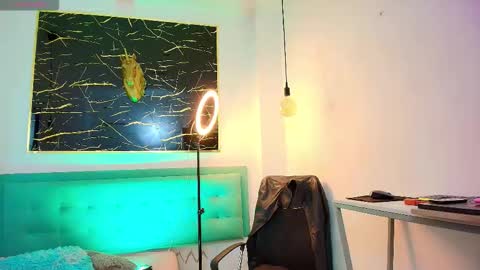     online show from 11-26-25, 08:32