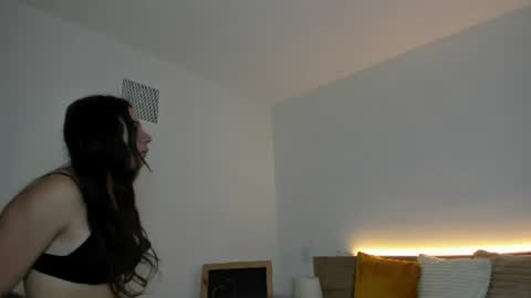 Bella online show from 06-24-26, 04:17