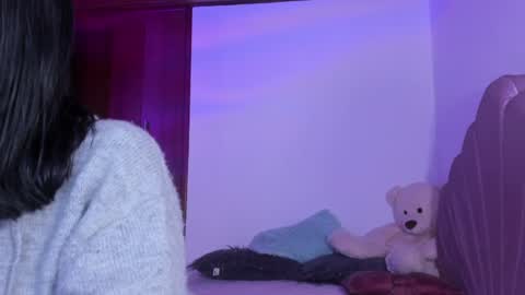 Snapshot of bella_sun_ chatting on 02-08-25, 03:19 Valeria Model Independent online show from 02-08-25, 03:19