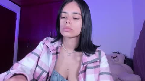 Snapshot of bella_sun_ chatting on 02-14-25, 03:22 Valeria Model Independent online show from 02-14-25, 03:22