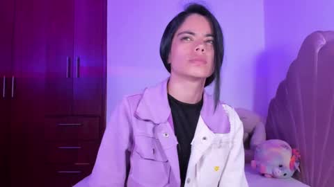 Snapshot of bella_sun_ chatting on 09-16-25, 05:19 Valeria Model Independent online show from 09-16-25, 05:19