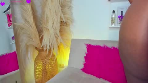 Bella Dajud online show from 03-02-25, 10:16