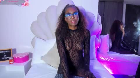 Bella Dajud online show from 09-25-25, 09:35