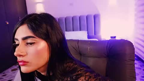 Snapshot of bellaastorm chatting on 11-27-25, 11:40 bellaastorm online show from 11-27-25, 11:40