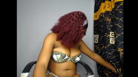 Snapshot of bellababy7 chatting on 06-11-26, 12:32 bella online show from 06-11-26, 12:32