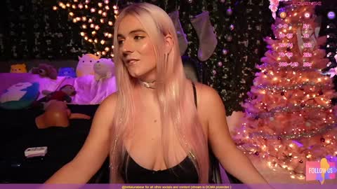 Snapshot of bellabearts chatting on 12-29-24, 01:56 Bellalunabear trans JadePlant Cis online show from 12-29-24, 01:56