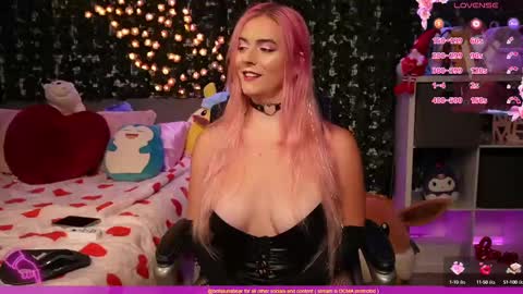Snapshot of bellabearts chatting on 03-04-25, 06:39 Bellalunabear trans JadePlant Cis online show from 03-04-25, 06:39