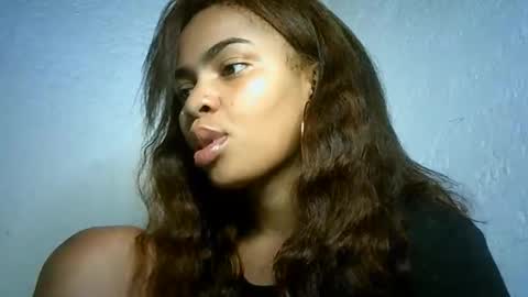 Snapshot of bellabeltra chatting on 01-05-25, 01:36 Bella online show from 01-05-25, 01:36