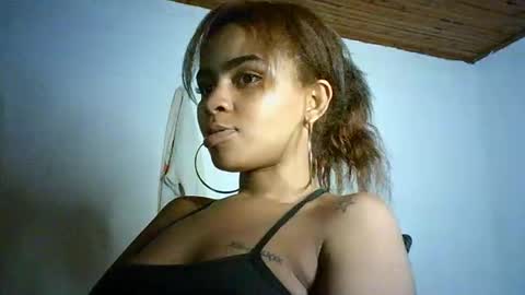 Snapshot of bellabeltra chatting on 01-28-25, 06:16 Bella online show from 01-28-25, 06:16