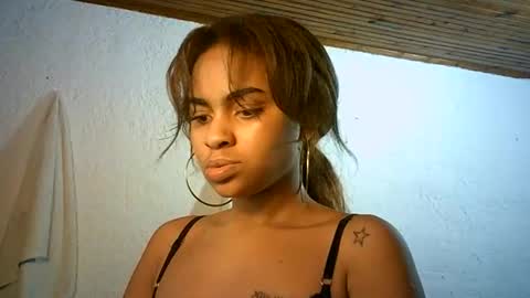 Snapshot of bellabeltra chatting on 02-04-25, 08:56 Bella online show from 02-04-25, 08:56