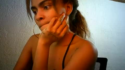 Snapshot of bellabeltra chatting on 02-20-25, 06:17 Bella online show from 02-20-25, 06:17